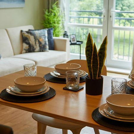 Stylish 2-Bedroom Apartment With Free Parking Halifax Esterno foto