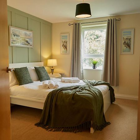 Stylish 2-Bedroom Apartment With Free Parking Halifax Esterno foto
