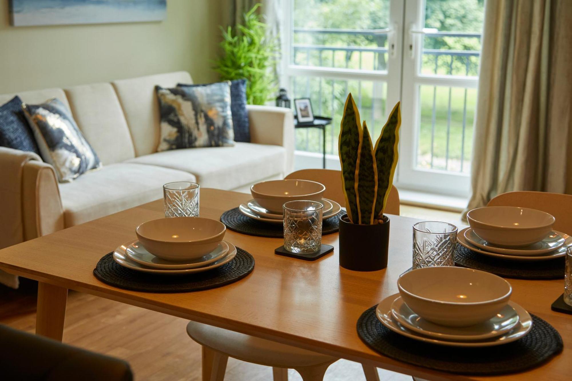Stylish 2-Bedroom Apartment With Free Parking Halifax Esterno foto