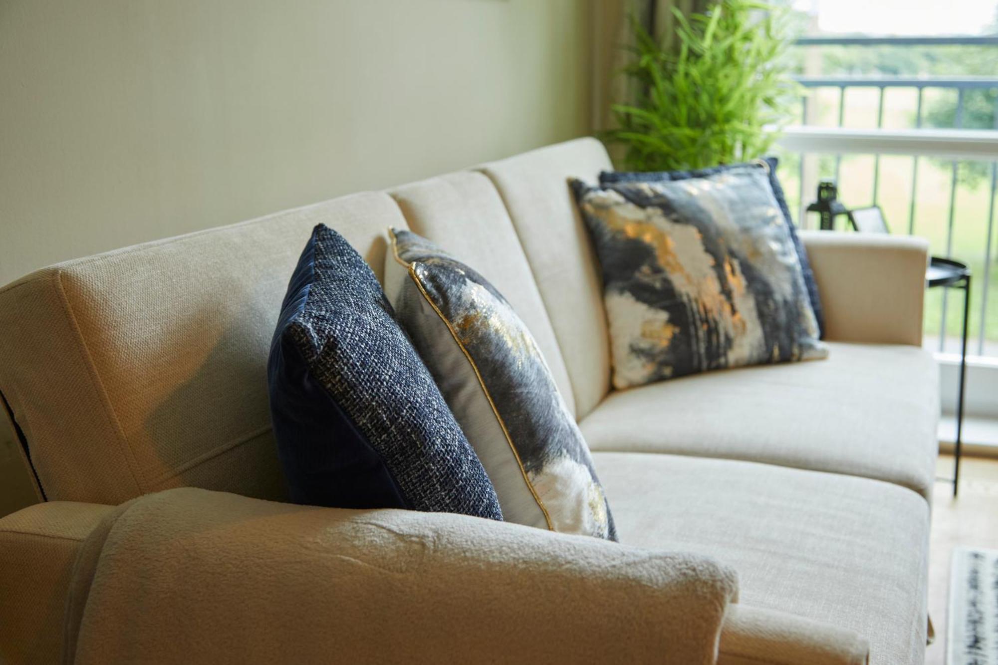 Stylish 2-Bedroom Apartment With Free Parking Halifax Esterno foto