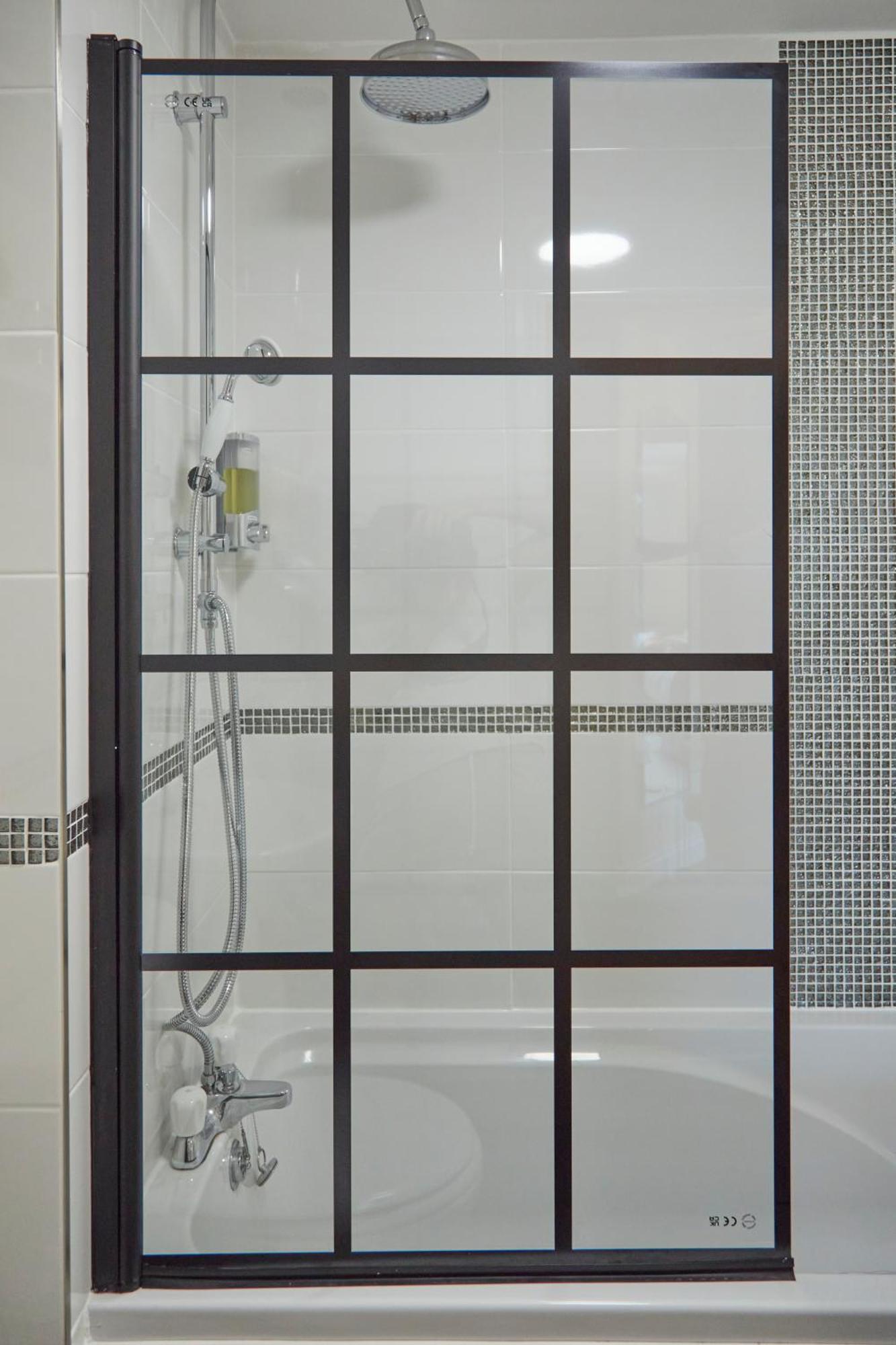 Stylish 2-Bedroom Apartment With Free Parking Halifax Esterno foto